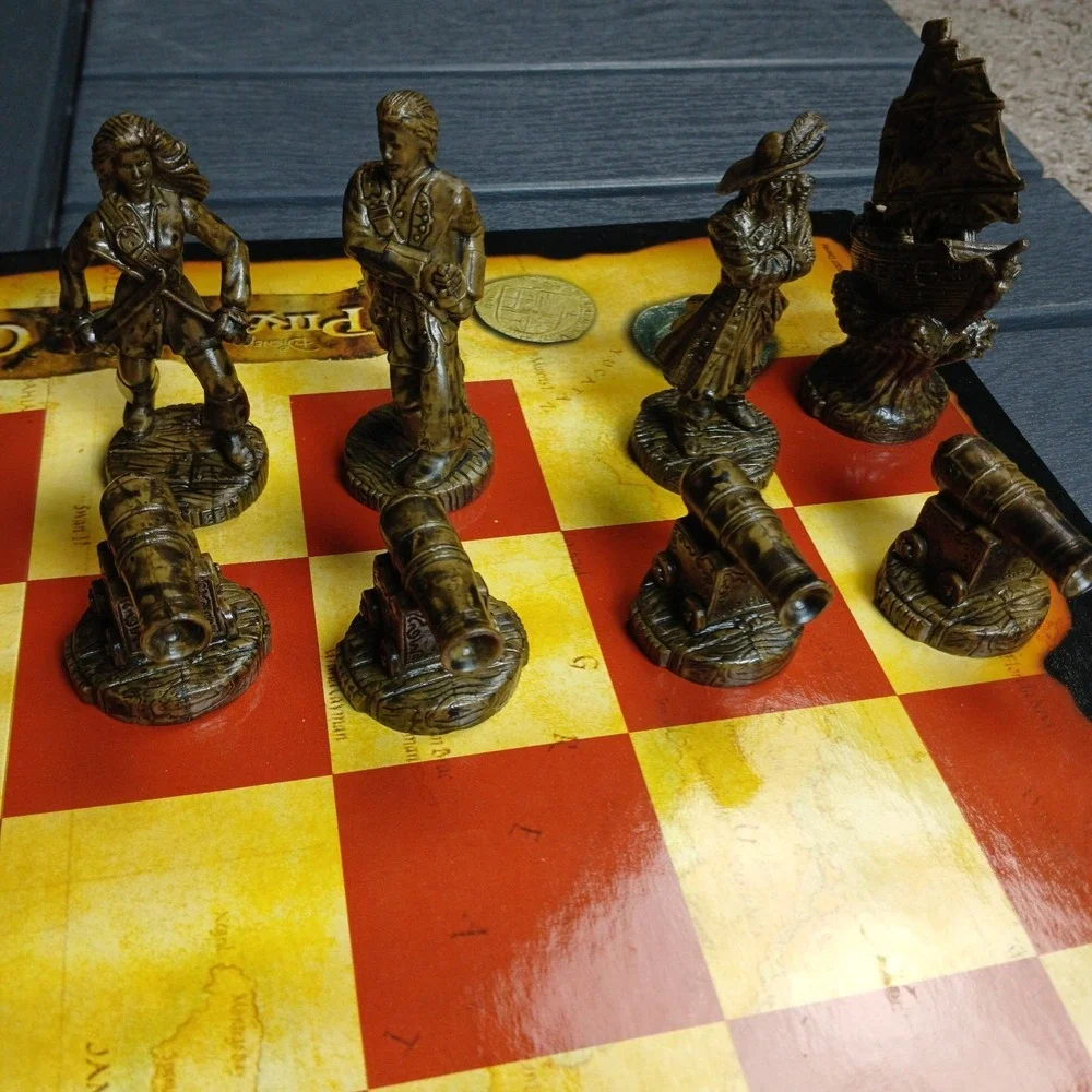 Disney Pirates of the Caribbean At Worlds End Chess Set  RARE Collector's Ed.-RB - Picture 5 of 15